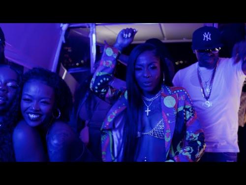 HoodCelebrityy – Champagne
